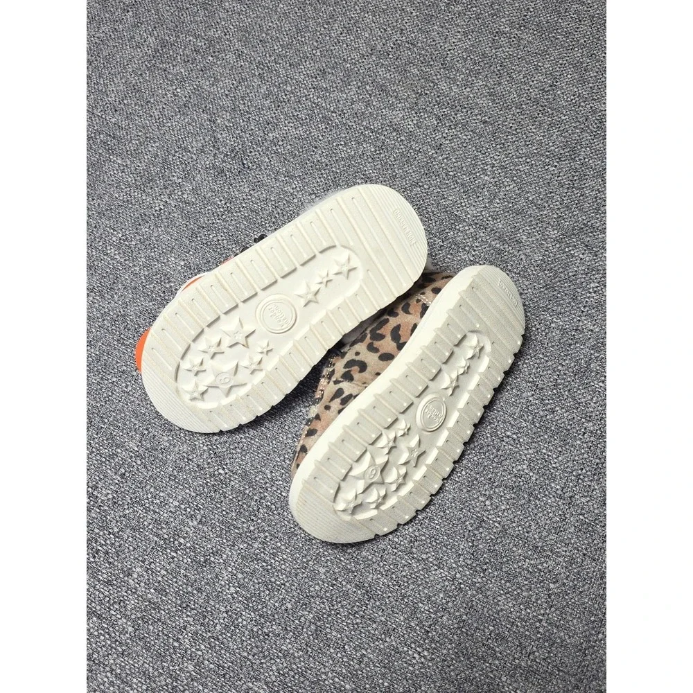 SUPER CUTE Baby Girls Faux Fur Trimmed Cheetah Print Shoes Size 6